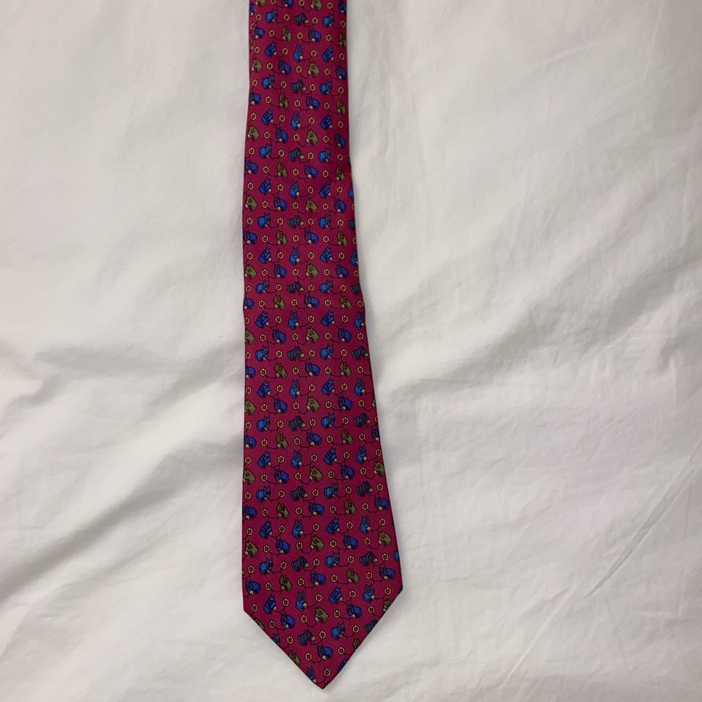 Hermès men’s burgundy wine colored 100% silk tie with race horses